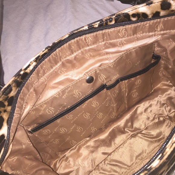 Leopard print tote with zippered back pocket - Picture 7 of 8